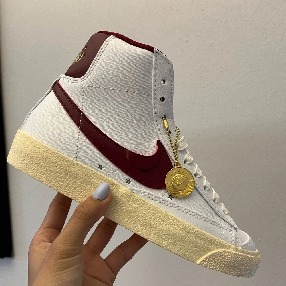 NWT Women's Nike Blazer Low '77 Sneakers in White & Red - DV7003-100 - Picture 11 of 11